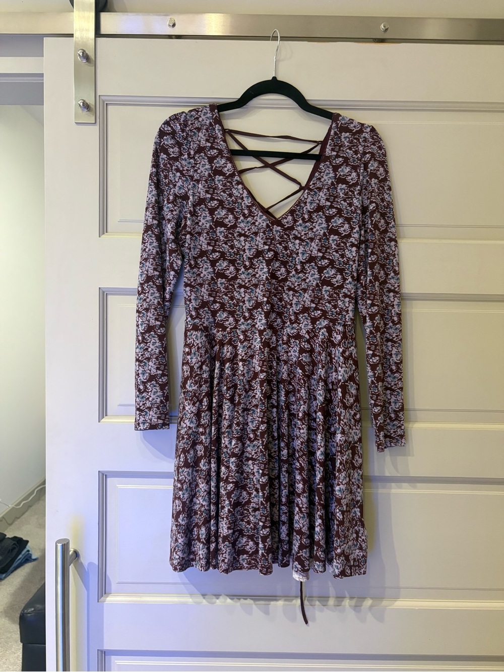 Urban OutfitterLong Sleeve Floral V-Neck Dress with Crisscross Detail - Burgundy